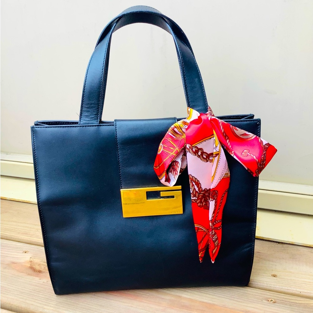 Nice dressy GUCCI purse 🌹🌹🌹